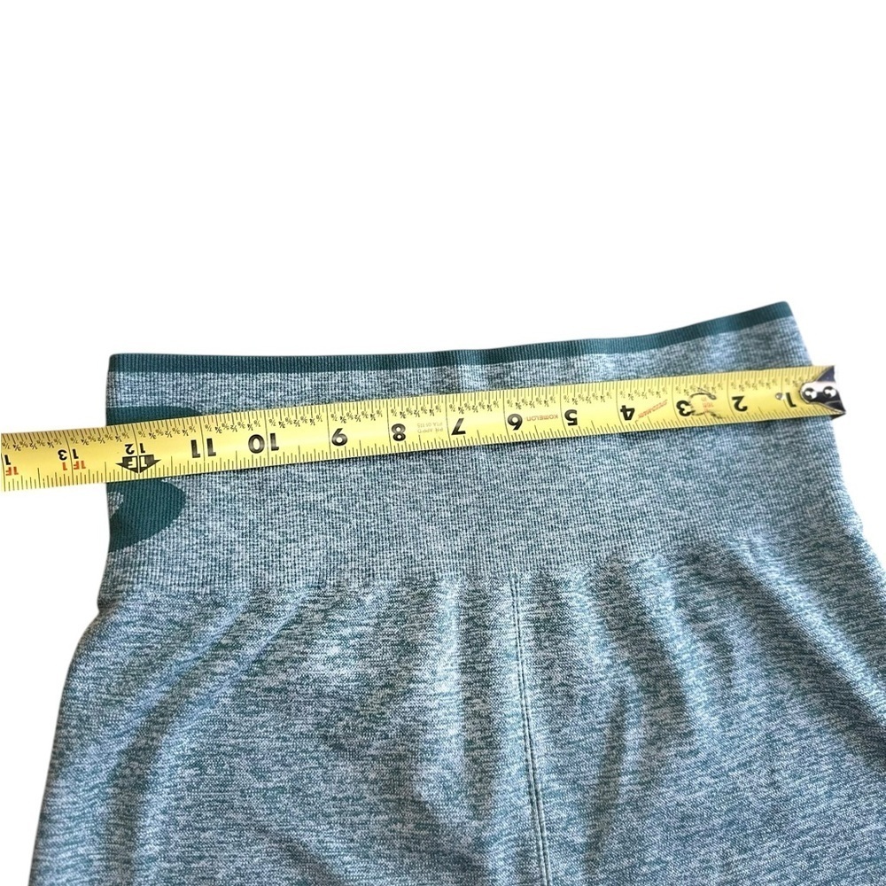 New Balance Green Biker Shorts Size Medium - Picture 8 of 9